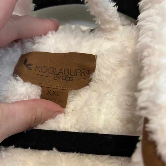 Koolaburra by UGG Cream Plush Robe with Shawl Collar - Picture 2 of 3